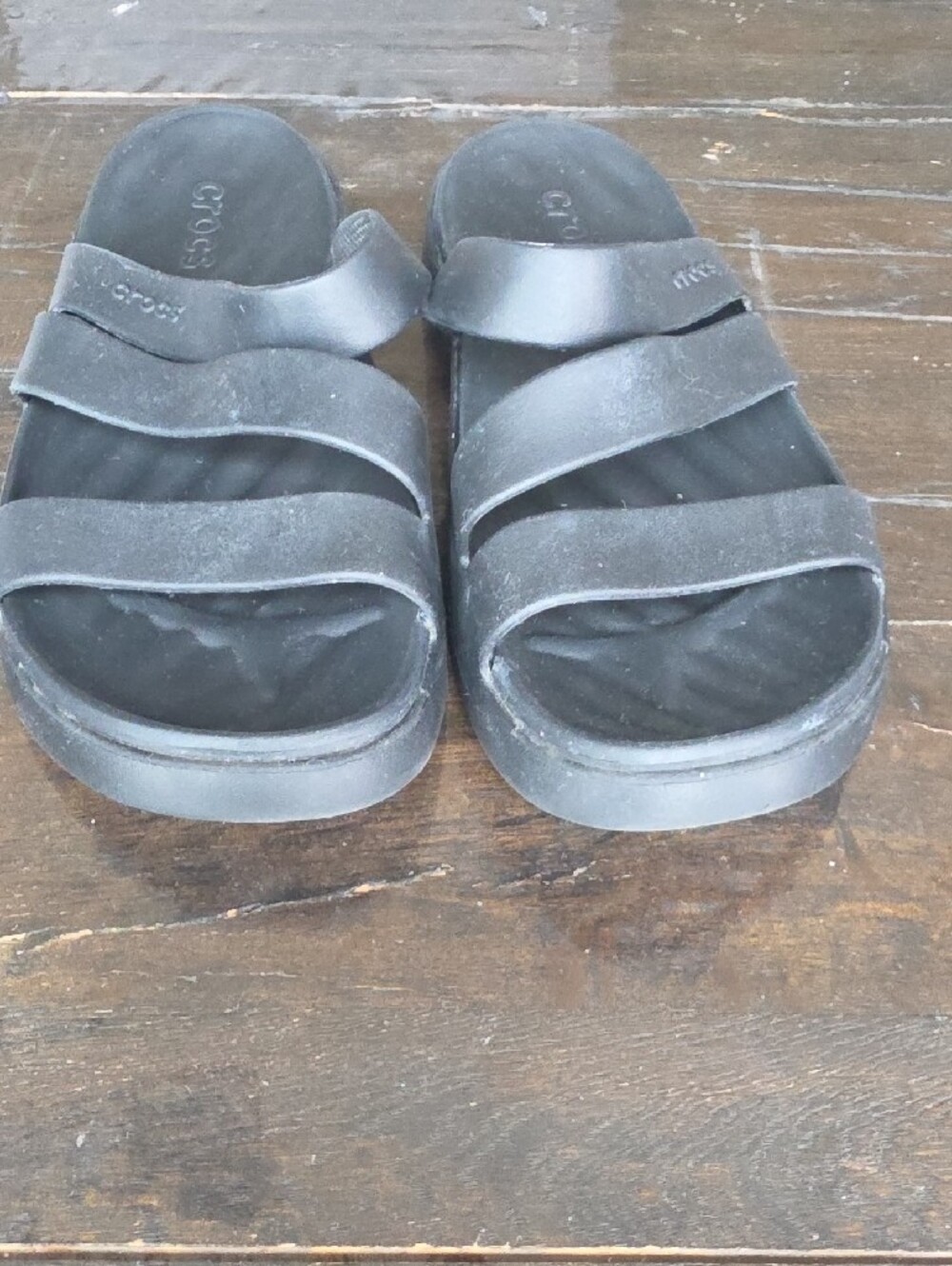 (7) CROCS Women's Black Multi-Strap Slide Sandals Summer Vacation Athleisure Wow - Picture 8 of 9